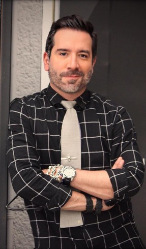 Retrato de Memo Martínez, martillero de SubastArte MASIN.